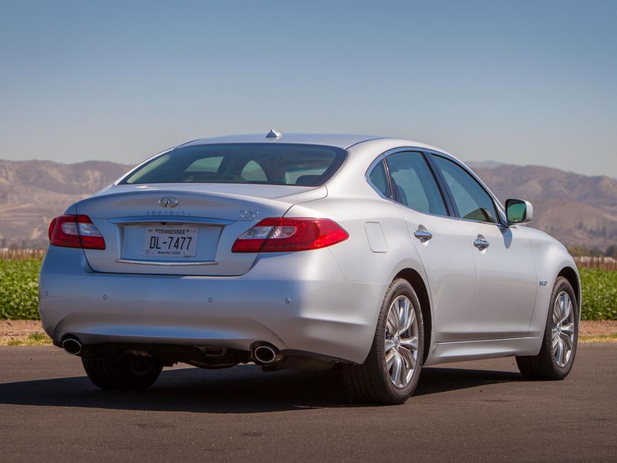  Infiniti Q70 Hybrid 2013 года  (фото 3 из 5)